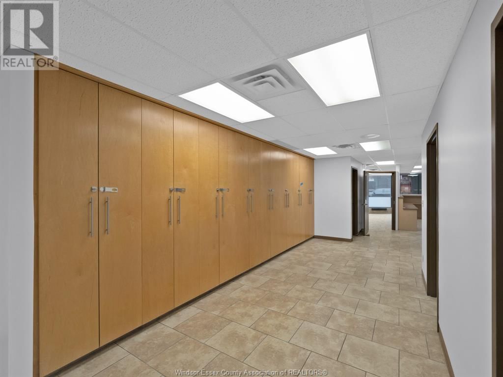 711-719 PELISSIER STREET Image 38