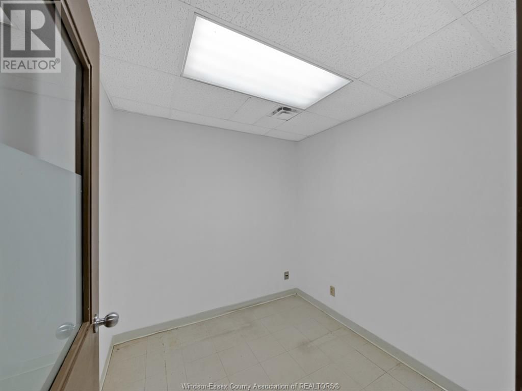 711-719 PELISSIER STREET Image 41
