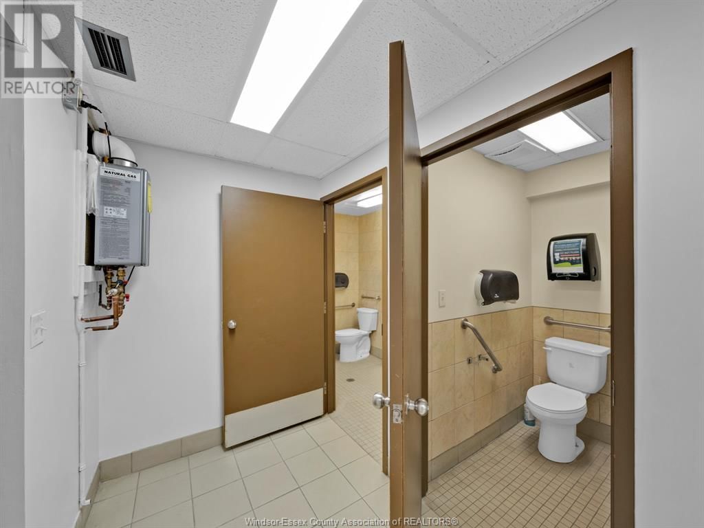 711-719 PELISSIER STREET Image 42