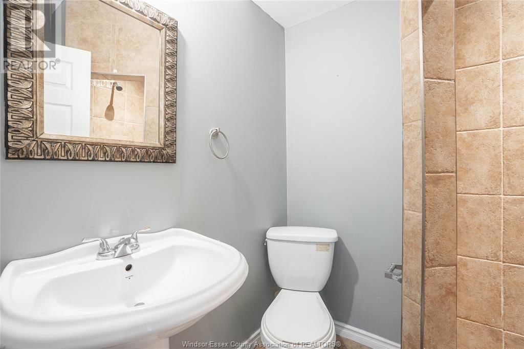 LOWER - 2376 ASKIN Image 8