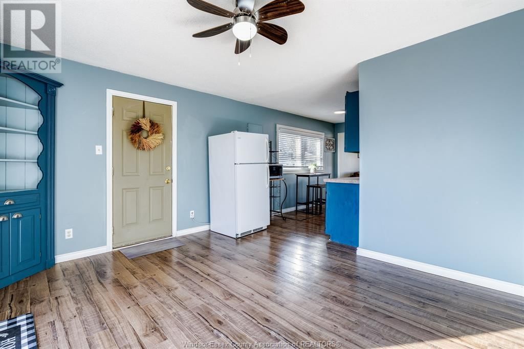 2334 ELSMERE AVENUE Image 12