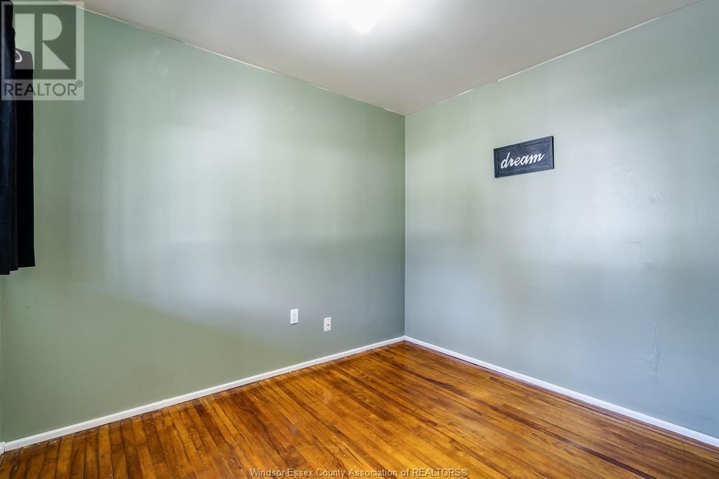 2334 ELSMERE AVENUE Image 19
