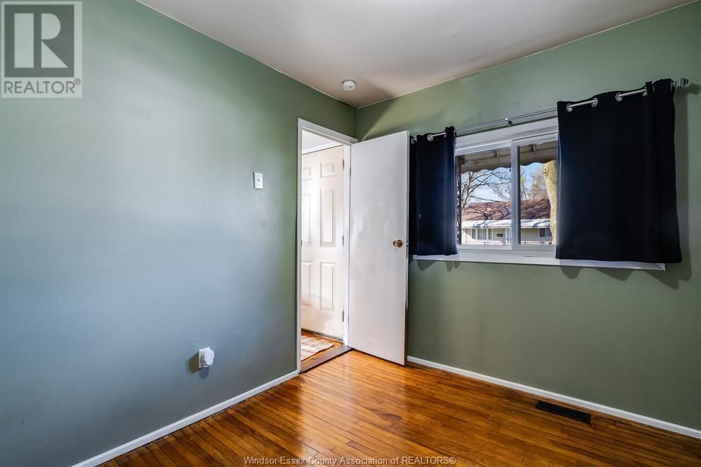 2334 ELSMERE AVENUE Image 20
