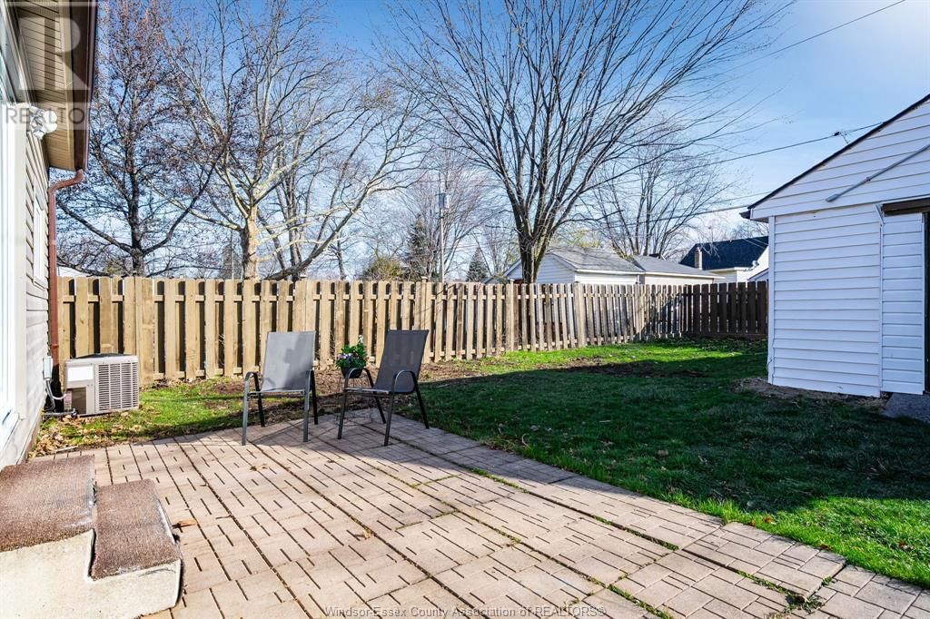 2334 ELSMERE AVENUE Image 25