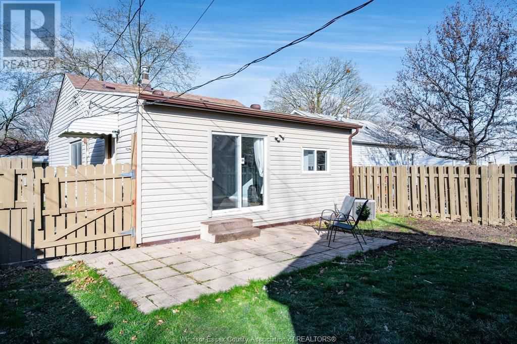 2334 ELSMERE AVENUE Image 26