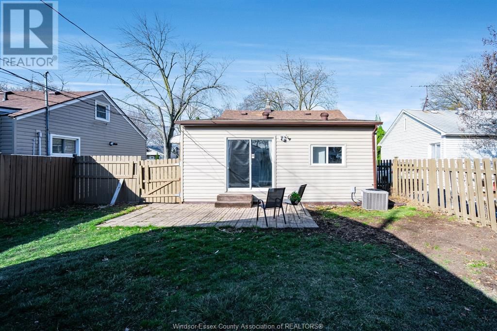 2334 ELSMERE AVENUE Image 28