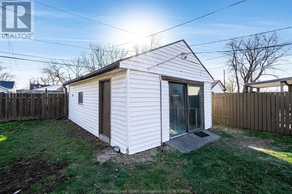 2334 ELSMERE AVENUE Image 32