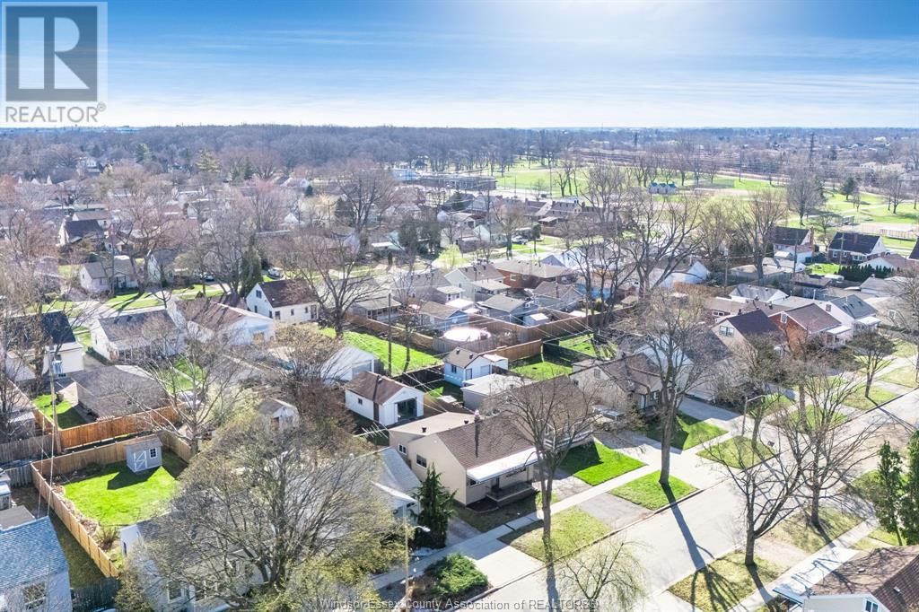 2334 ELSMERE AVENUE Image 33