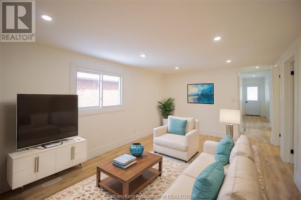 507 TRERICE STREET WEST Image 24