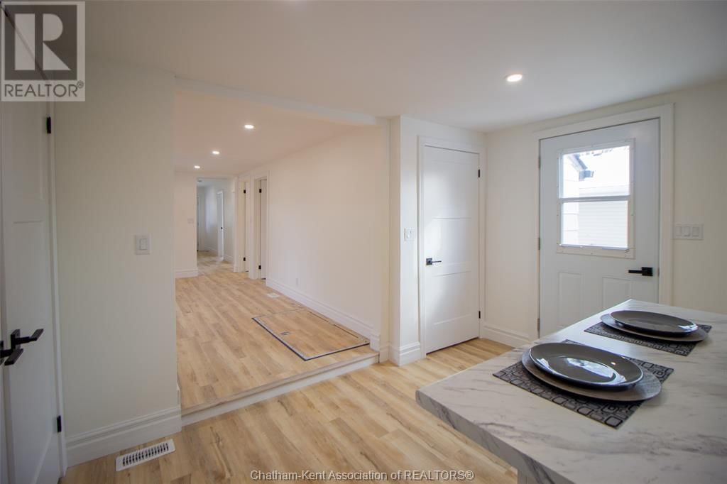 507 TRERICE STREET WEST Image 31