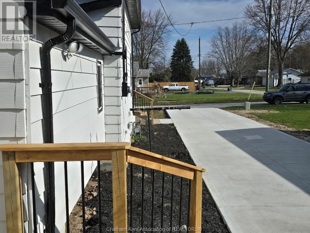 507 TRERICE STREET WEST Image 37
