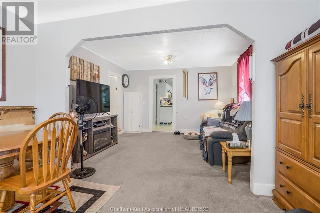 19 THELMA AVENUE Image 12