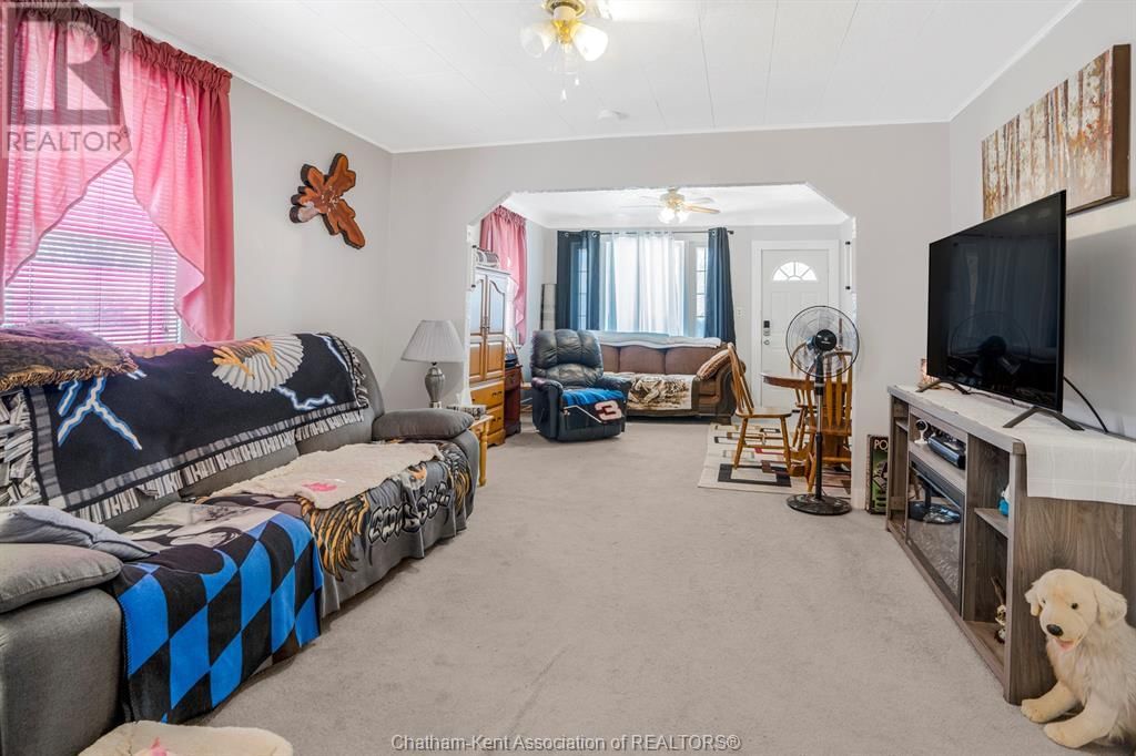 19 THELMA AVENUE Image 14