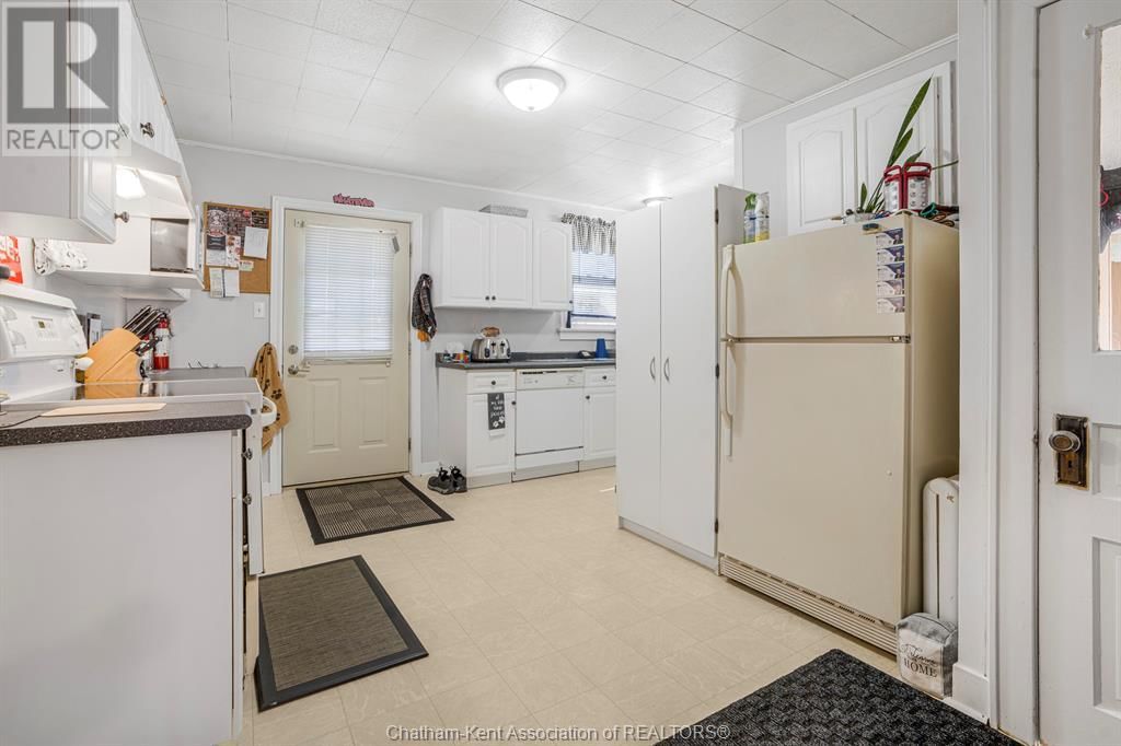 19 THELMA AVENUE Image 16