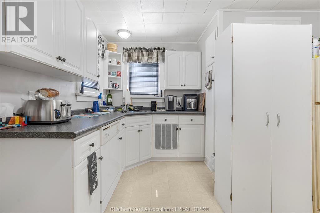 19 THELMA AVENUE Image 18