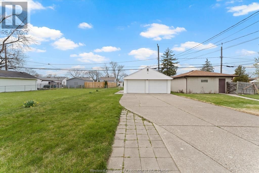 2209 PARENT AVENUE Image 19
