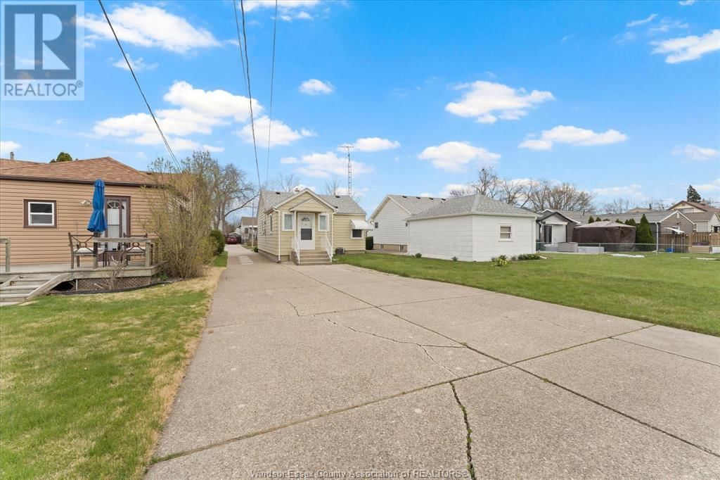 2209 PARENT AVENUE Image 22
