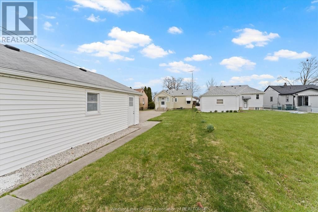 2209 PARENT AVENUE Image 23