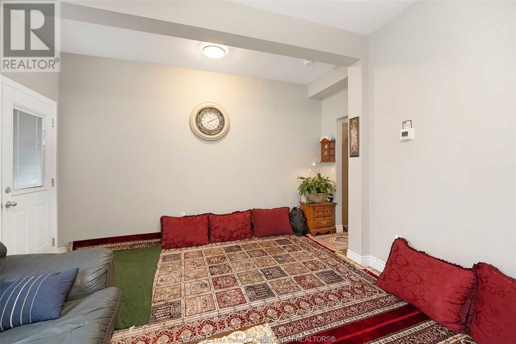 746 DOUGALL AVENUE Image 22