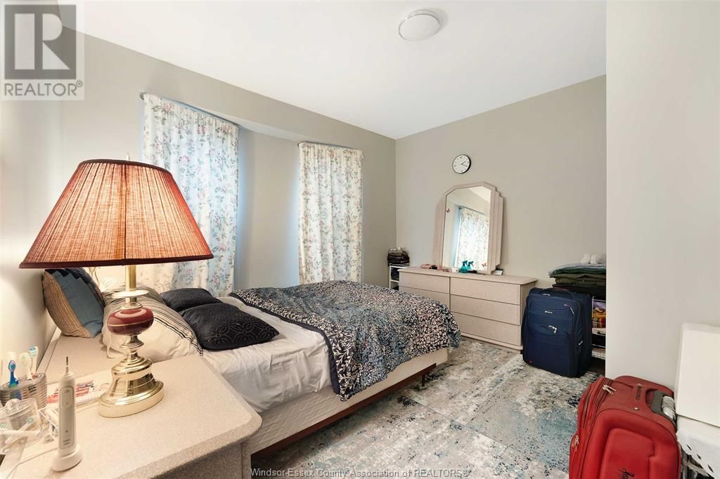 746 DOUGALL AVENUE Image 28
