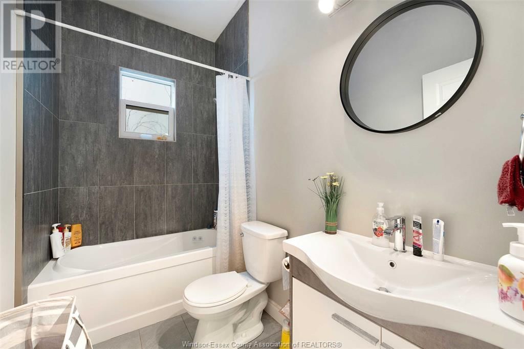 746 DOUGALL AVENUE Image 29