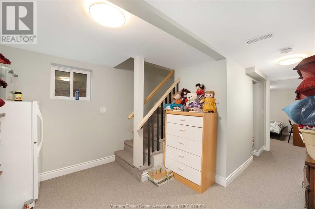 746 DOUGALL AVENUE Image 31