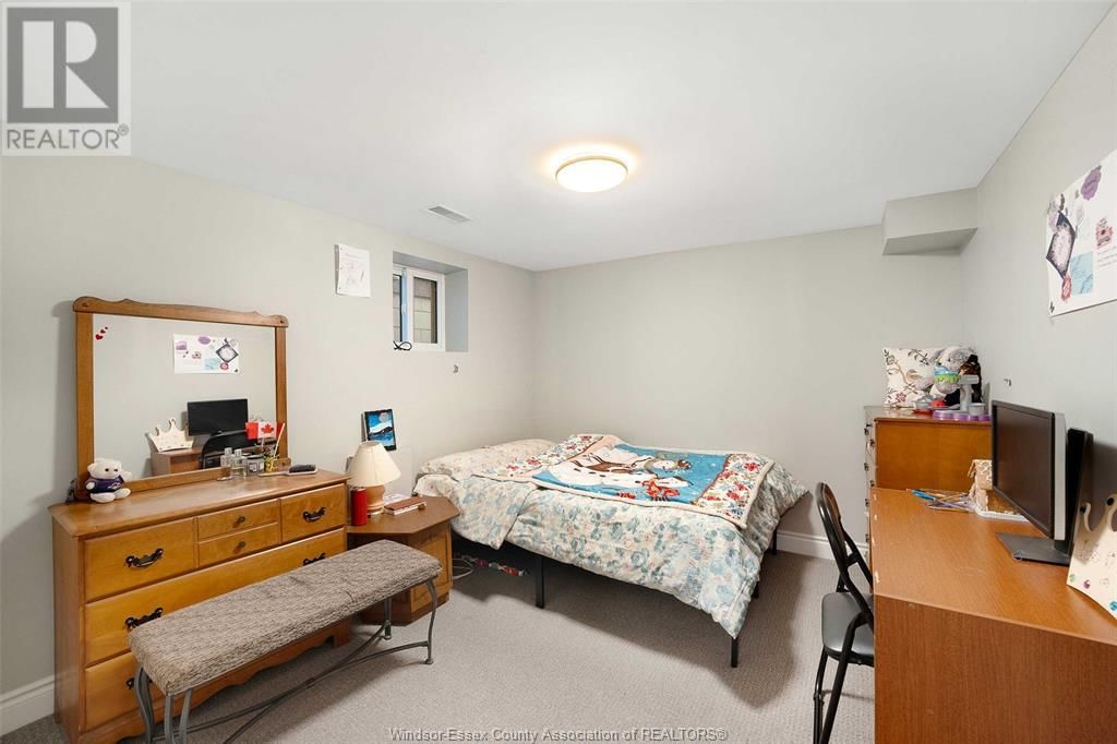 746 DOUGALL AVENUE Image 32