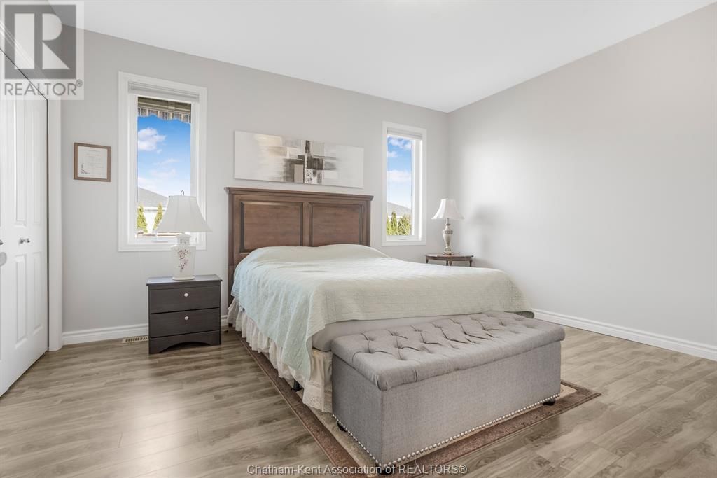133 COTTAGE PLACE Image 12