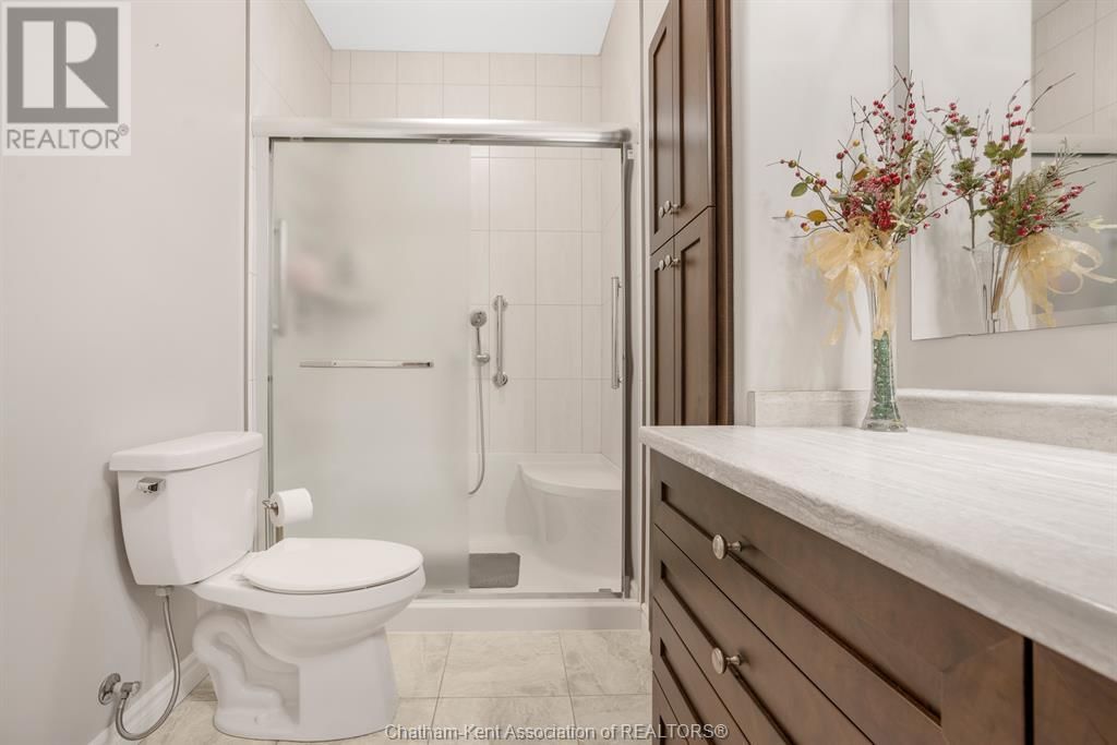 133 COTTAGE PLACE Image 14