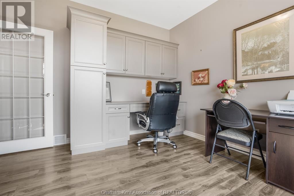 133 COTTAGE PLACE Image 24