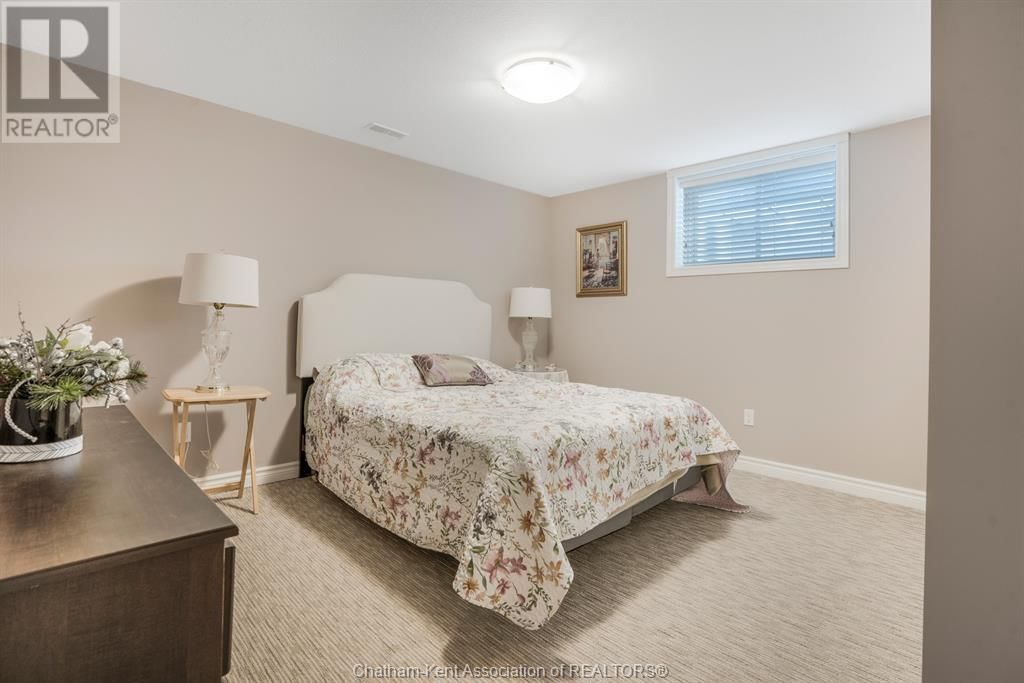 133 COTTAGE PLACE Image 30