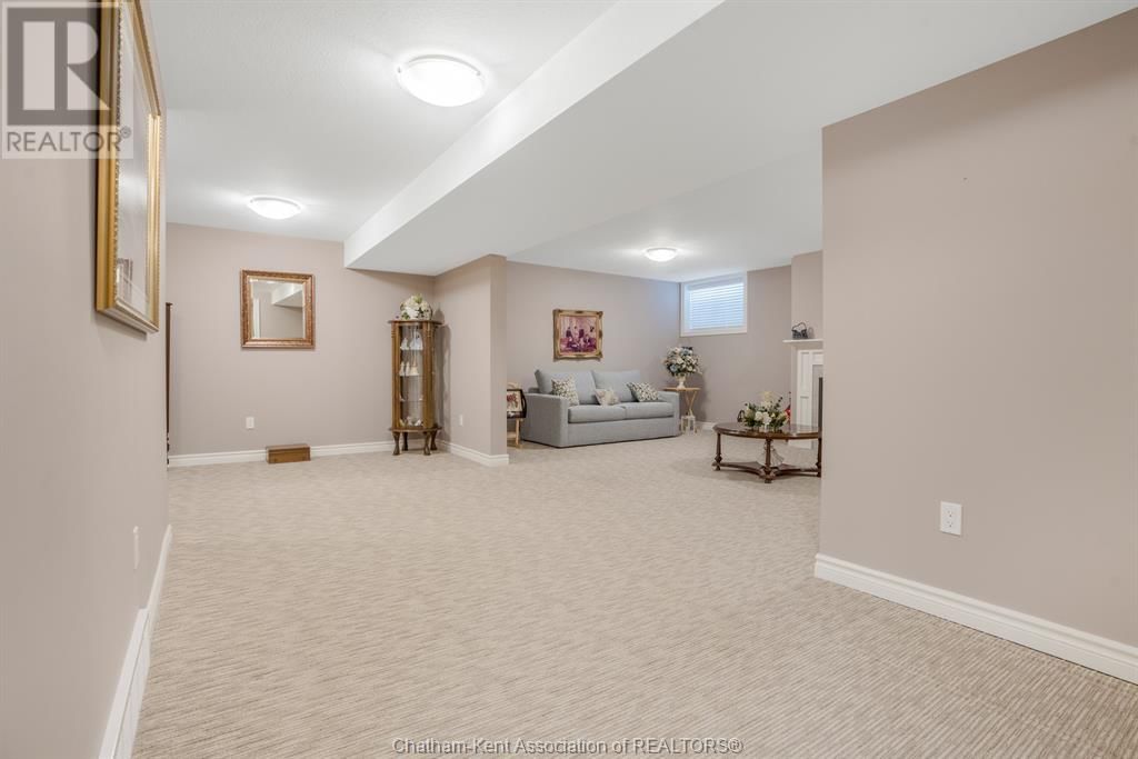 133 COTTAGE PLACE Image 33