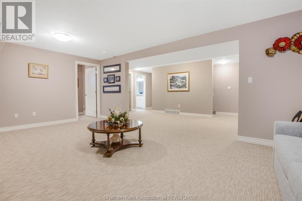 133 COTTAGE PLACE Image 34