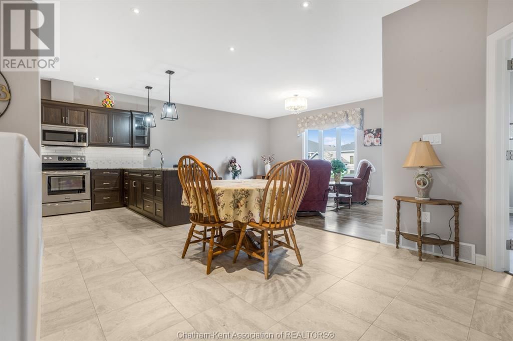 133 COTTAGE PLACE Image 7