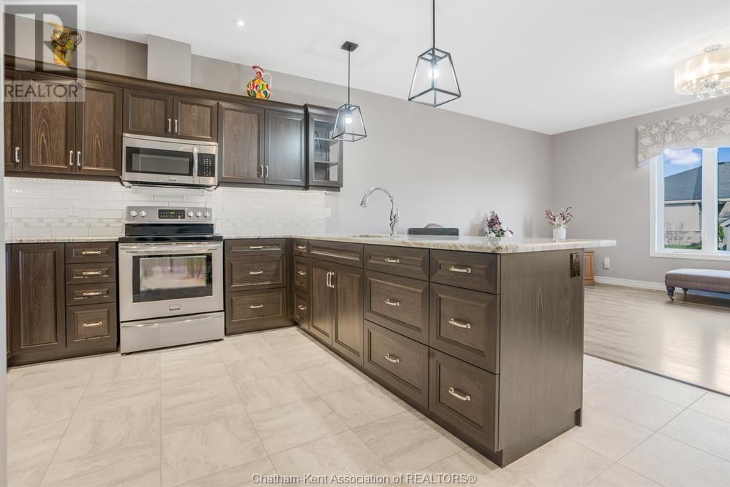 133 COTTAGE PLACE Image 9