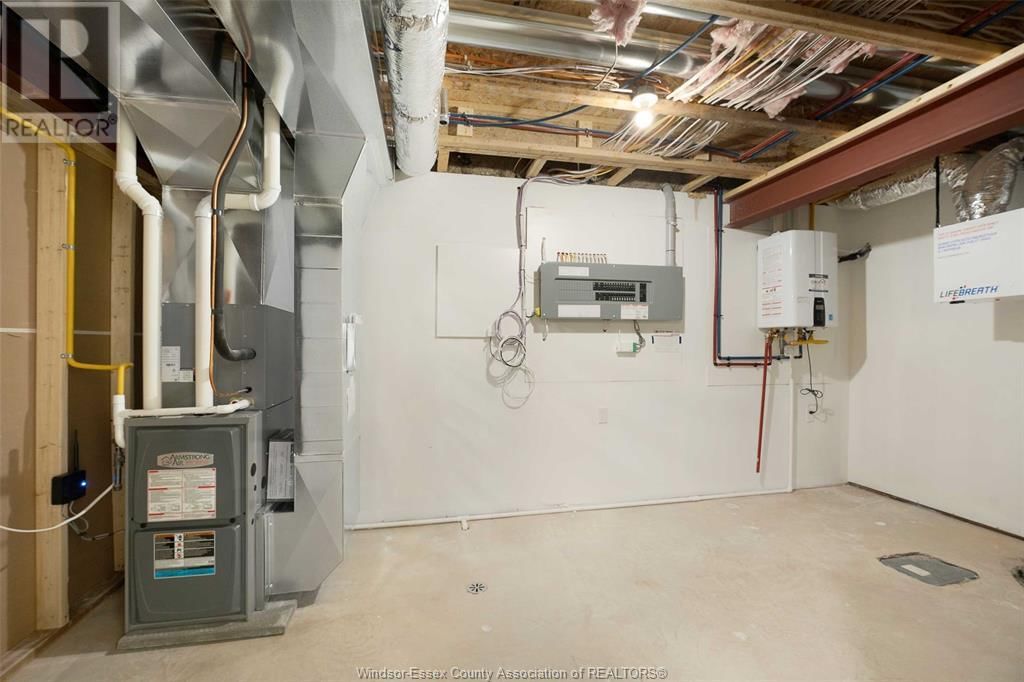 49 GRAF STREET Image 19