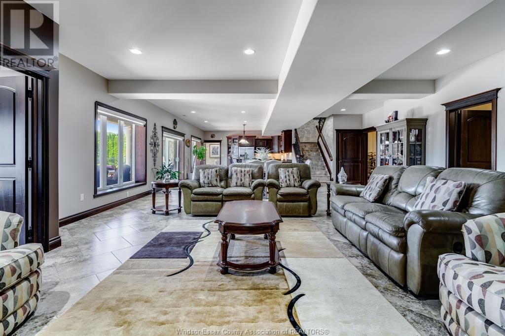 1821 TALBOT ROAD Image 25