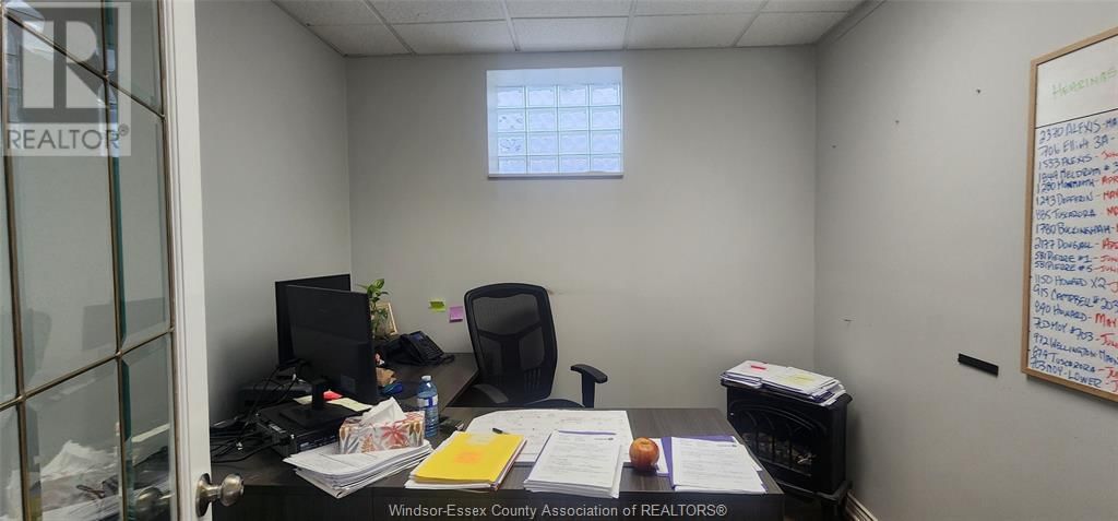 2597 HOWARD AVENUE Image 6