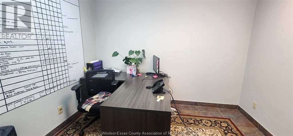 2597 HOWARD AVENUE Image 7