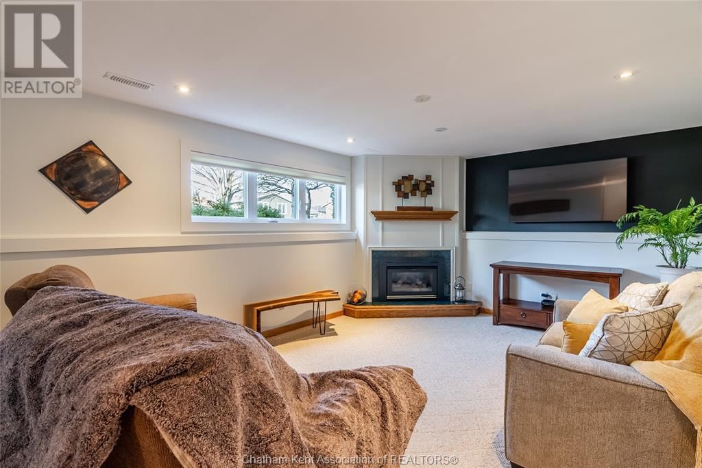 35 MONARCH DRIVE Image 22