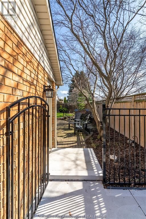 35 MONARCH DRIVE Image 41