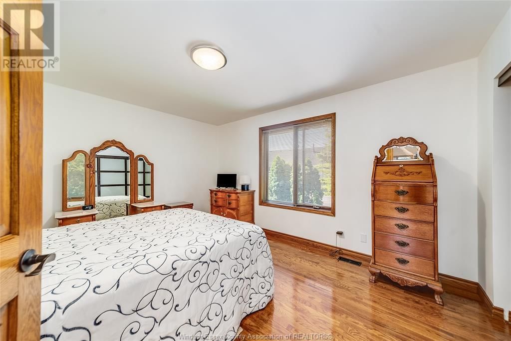 327 MAJESTIC DRIVE Image 15