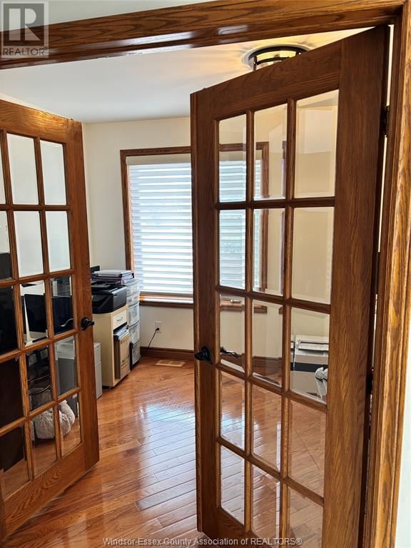 327 MAJESTIC DRIVE Image 18