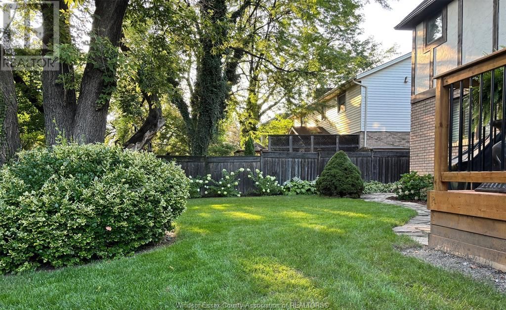 327 MAJESTIC DRIVE Image 26