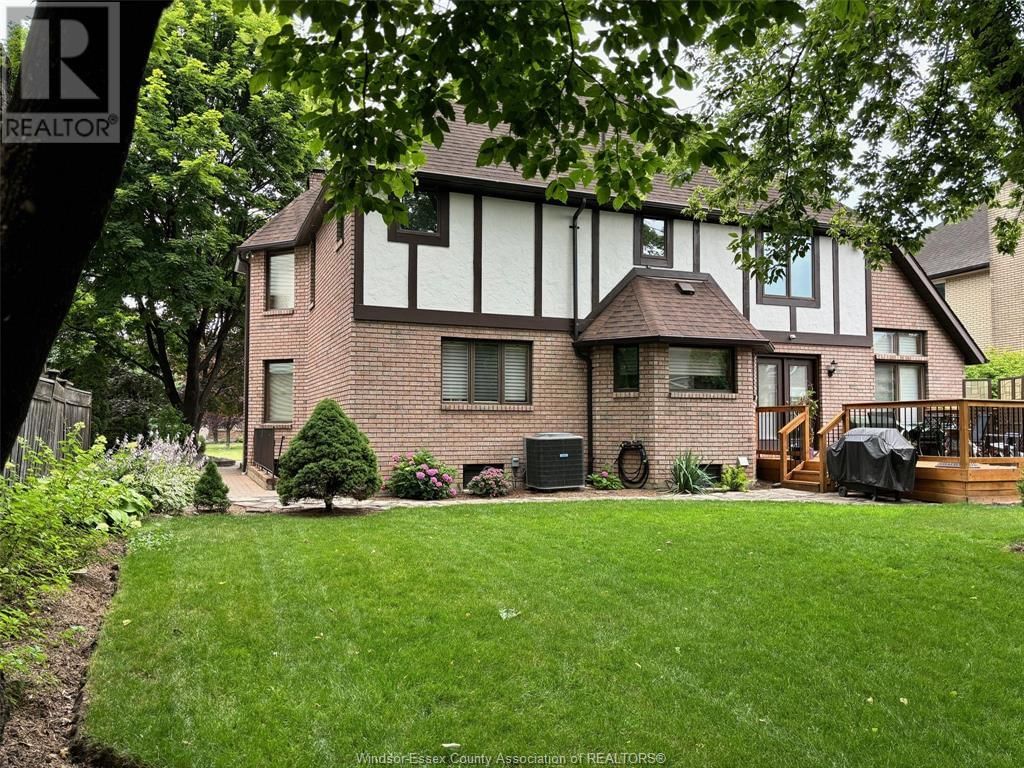 327 MAJESTIC DRIVE Image 27