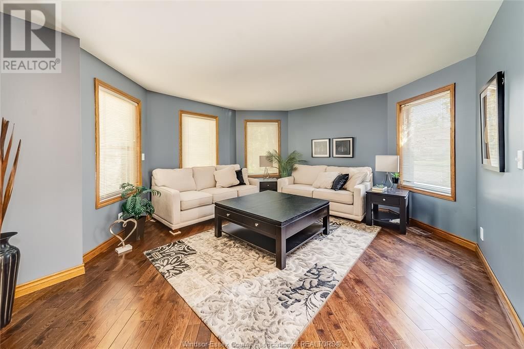 327 MAJESTIC DRIVE Image 5