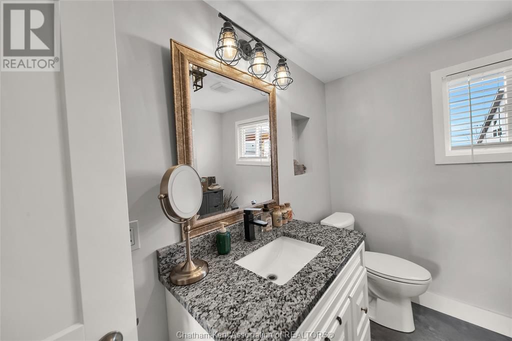 430 ROSS LANE Image 16