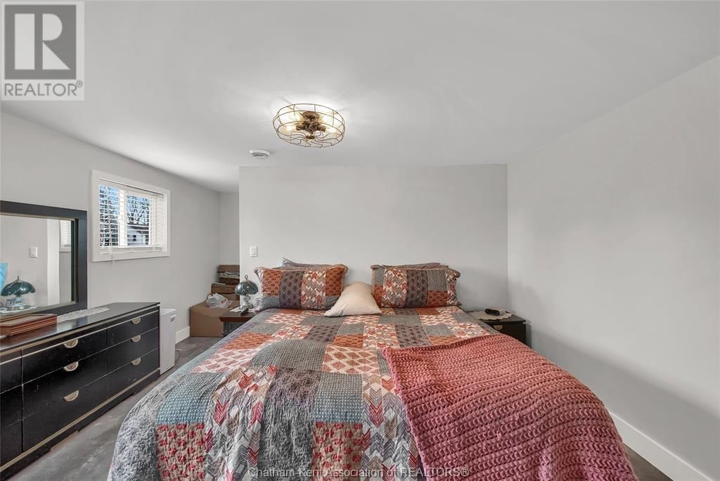 430 ROSS LANE Image 19