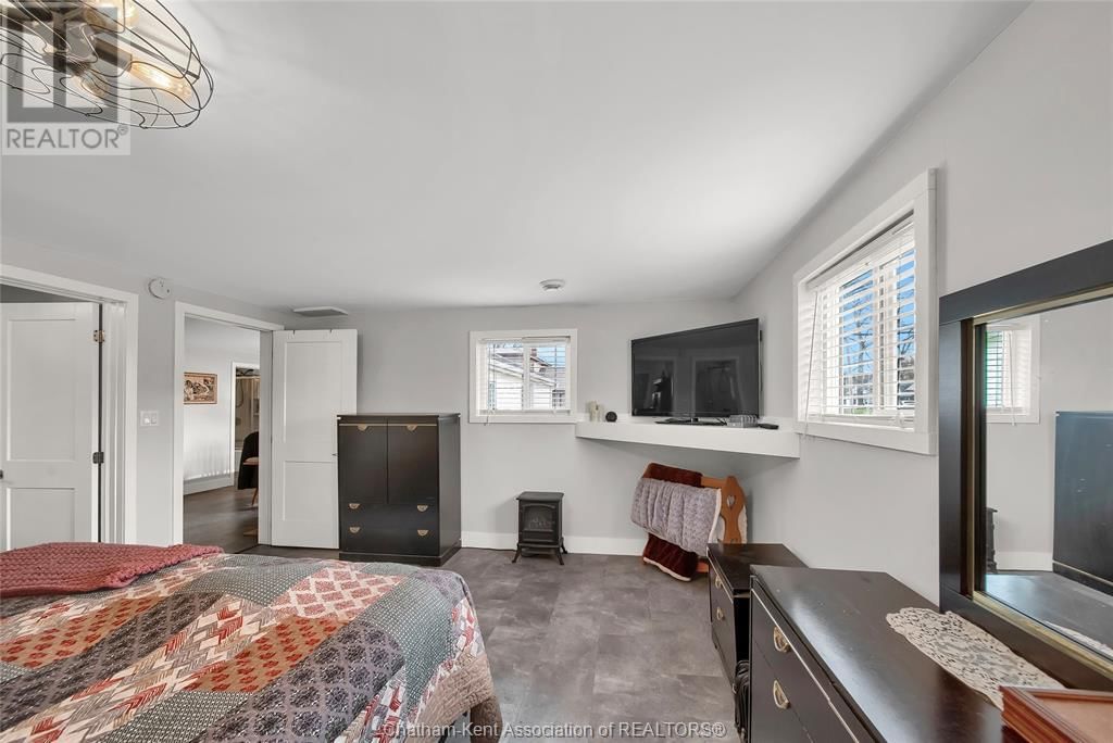 430 ROSS LANE Image 22