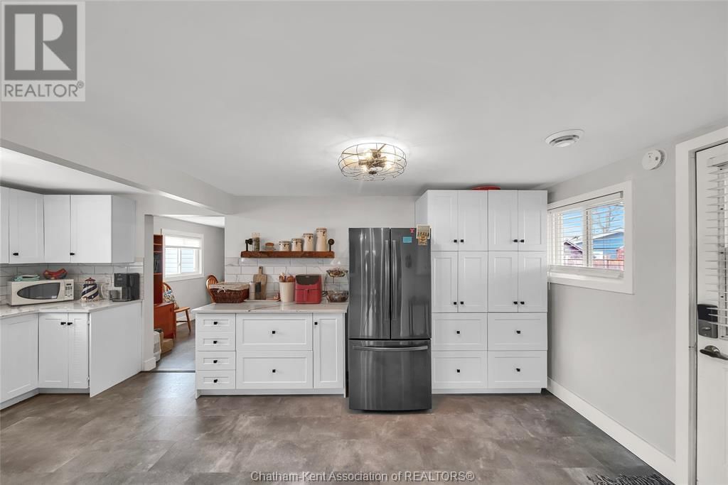 430 ROSS LANE Image 5